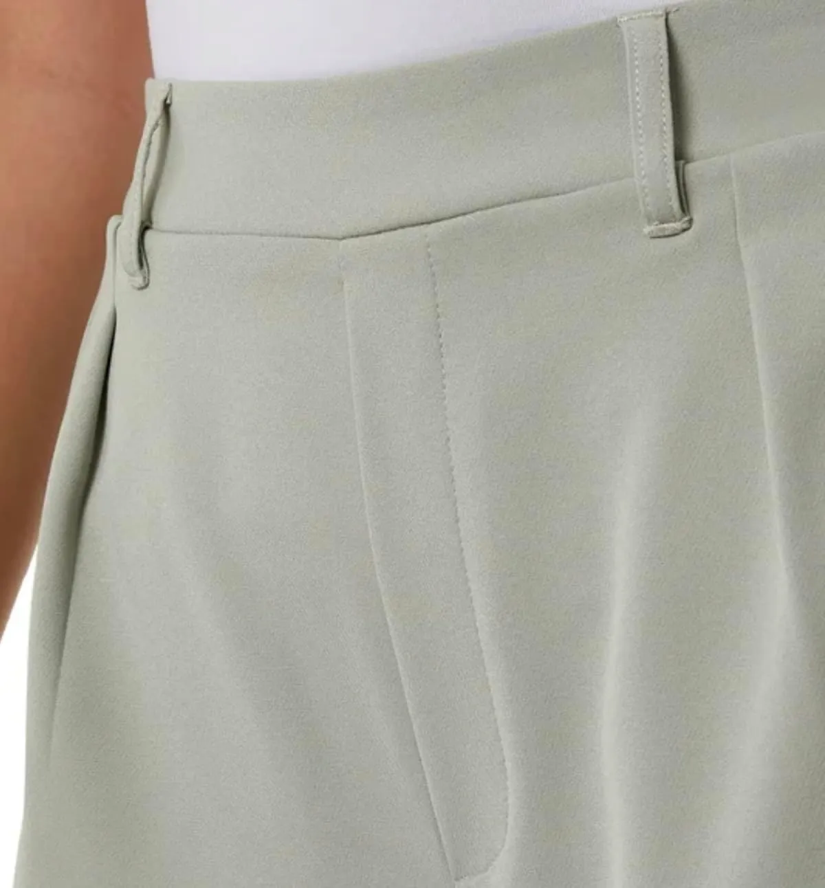 32 Degrees Women Pleated Short
