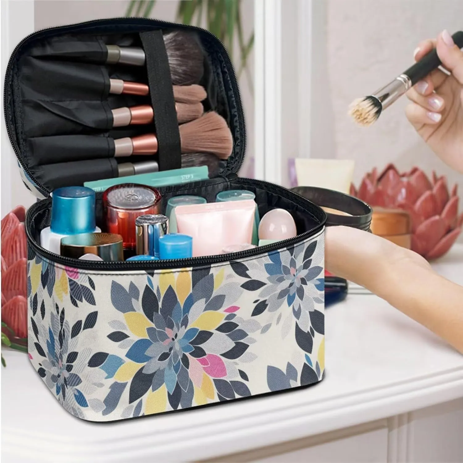 Abstract Dahlia Flowers Travel Makeup Bag for Women, Floral Large Capacity Makeup Bag Zipper Multi-function Cosmetic Travel Bag
