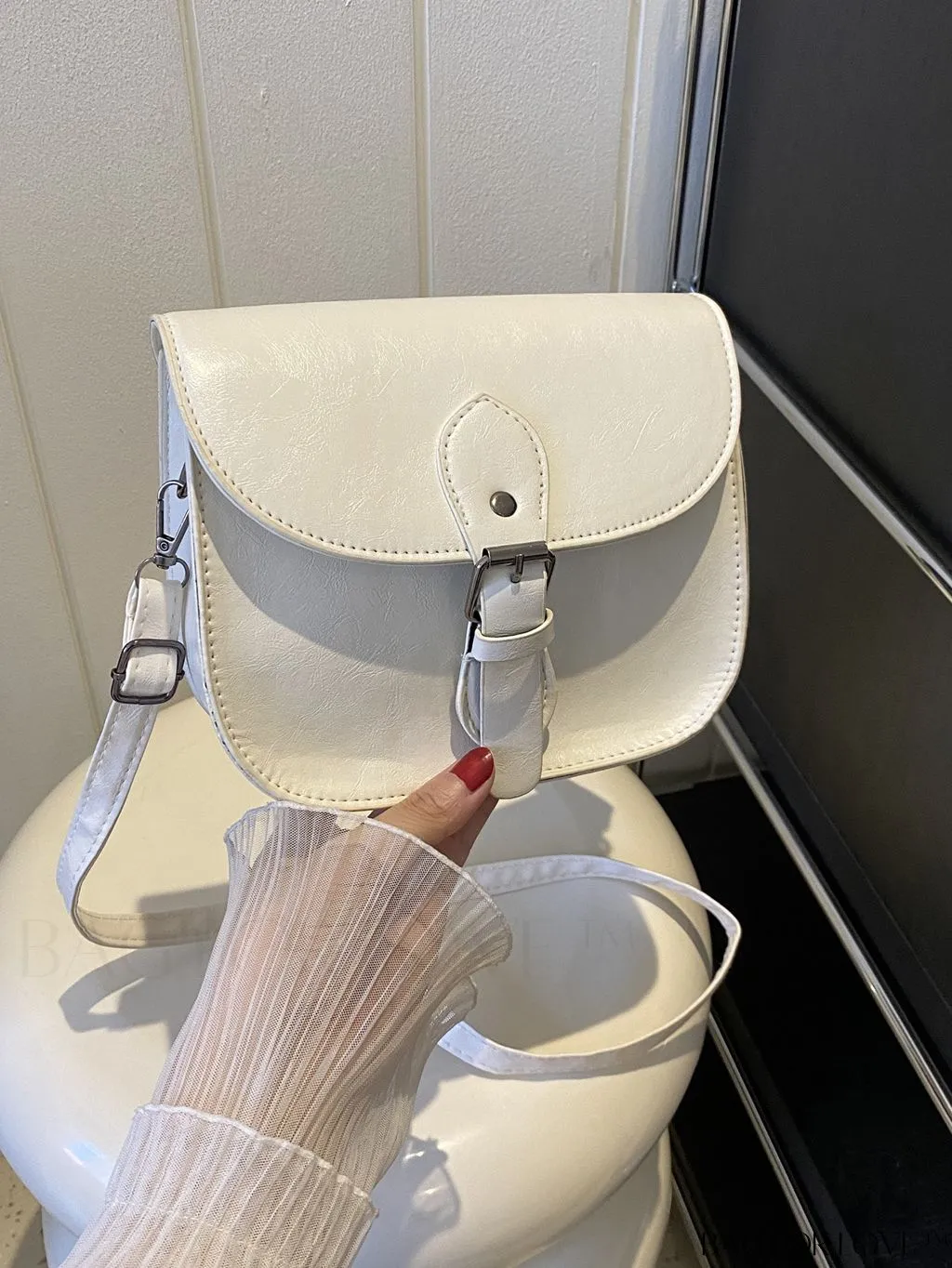 BagForLove - Chic Solid Color Mini Shoulder Bag with Magnetic Clasp for Women