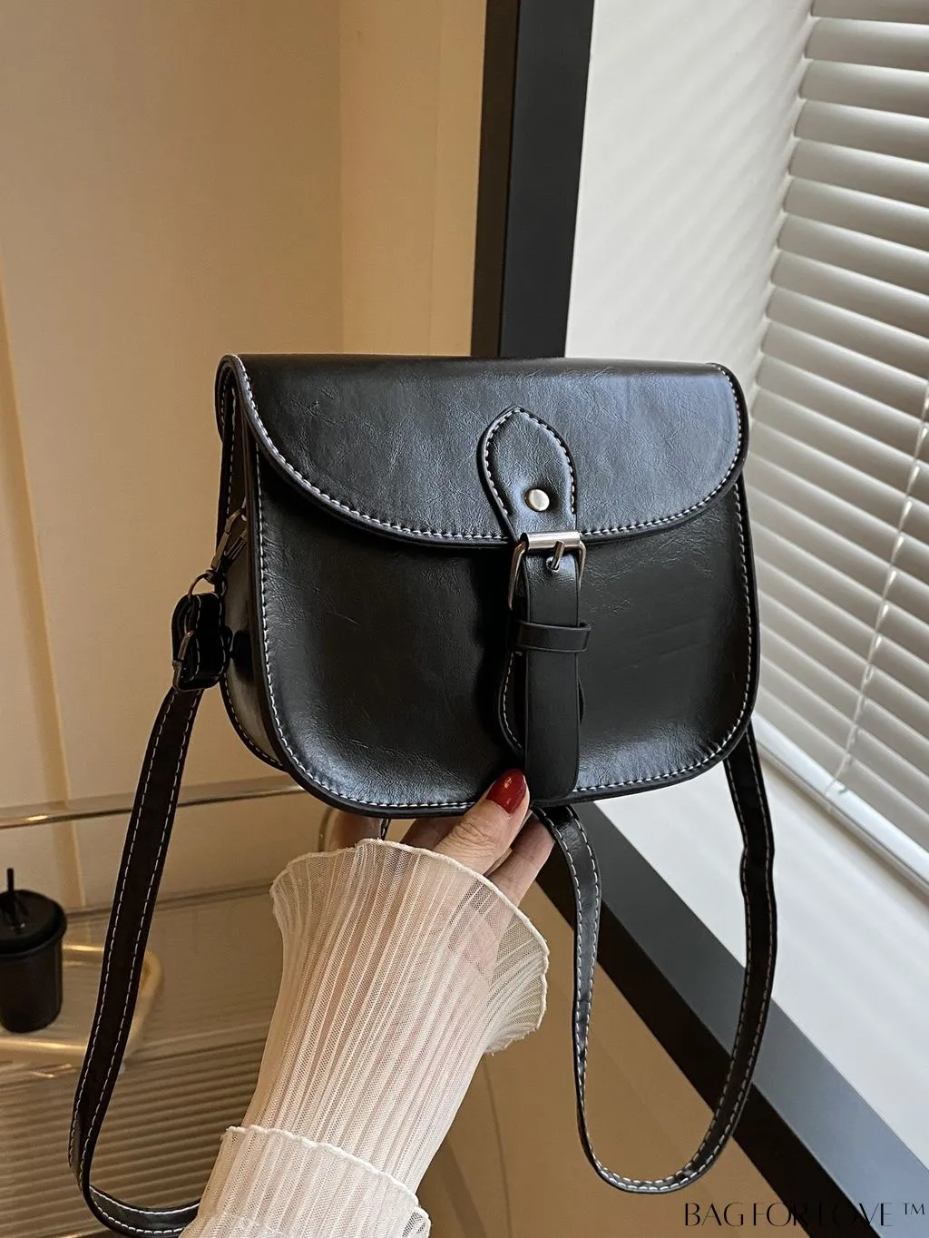 BagForLove - Chic Solid Color Mini Shoulder Bag with Magnetic Clasp for Women