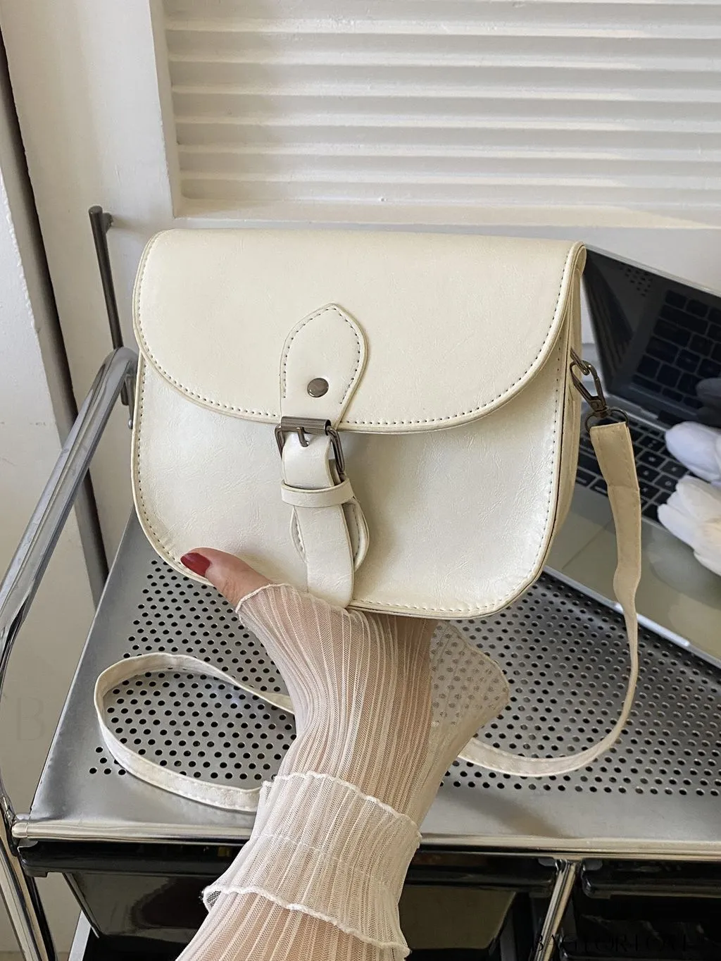 BagForLove - Chic Solid Color Mini Shoulder Bag with Magnetic Clasp for Women