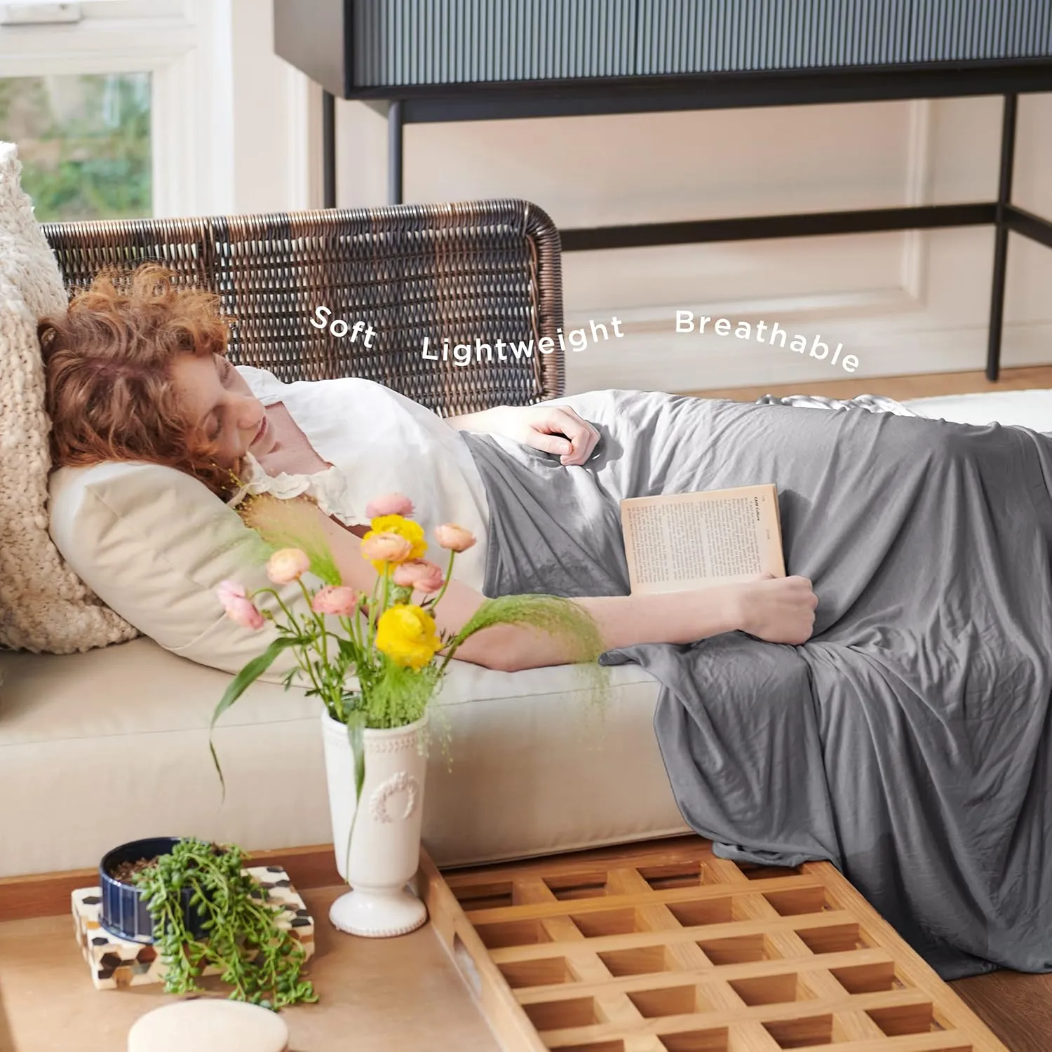Bedsure Cooling Blanket for Hot Sleepers - Spring Summer Throw Blanket for Bed, Arc-Chill Lightweight Summer Bedding Gifts, Cool Thin Ice Cold Comfort Throws with Rayon Derived from Bamboo, 50x70