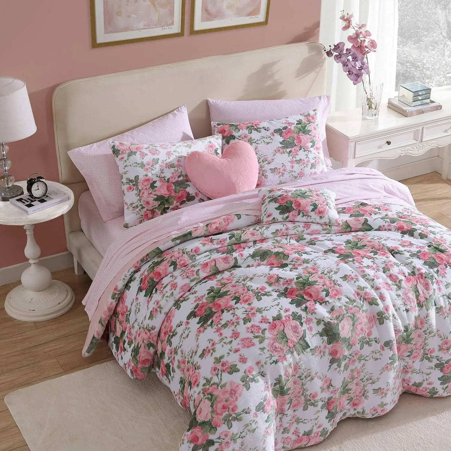 Betsey Johnson - Comforter Set, Super Soft Plush Bedding with Matching Shams & Throw Pillows, Charming Room Essentials (Vintage Floral Pink, Full/Queen)