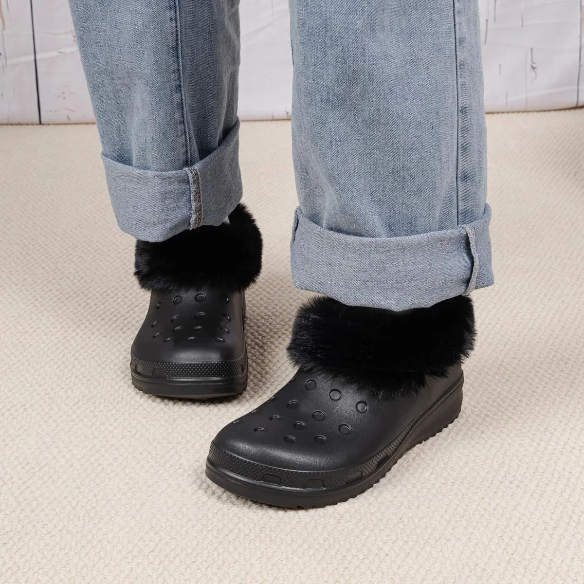 Casazoe Unisex-Adult Lined Clogs Women Men Waterproof Winter Warm Fuzzy Slippers Fleece Lining House Slippers Lightweight Outdoor Indoor Home Shoes