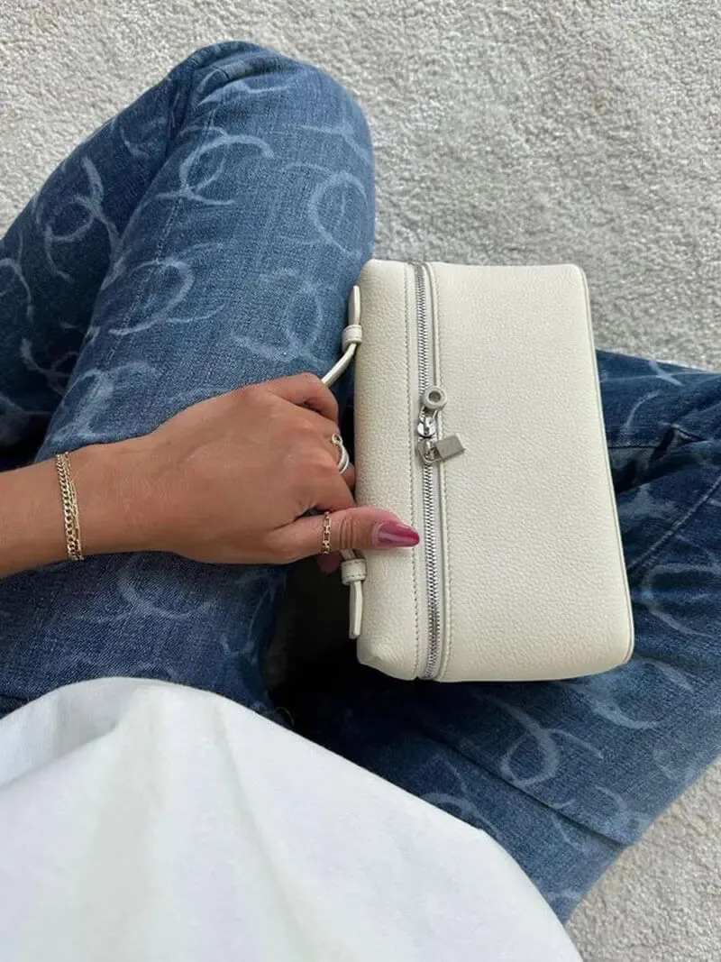 Compact Faux Leather Box Bag – Chic and Functional