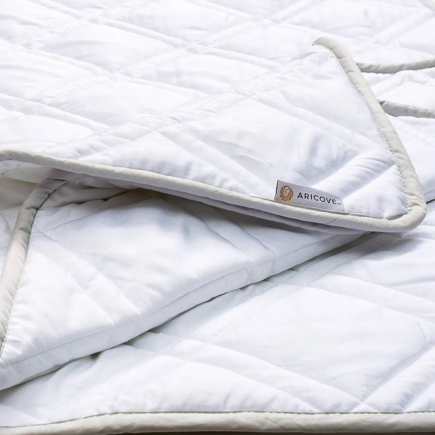 Cooling Weighted Blanket, 20 lbs, Twin Size for Adults, Luxury Heavy Blanket, Silky Soft Bamboo Viscose, 48x72 inches, Machine Washable, White