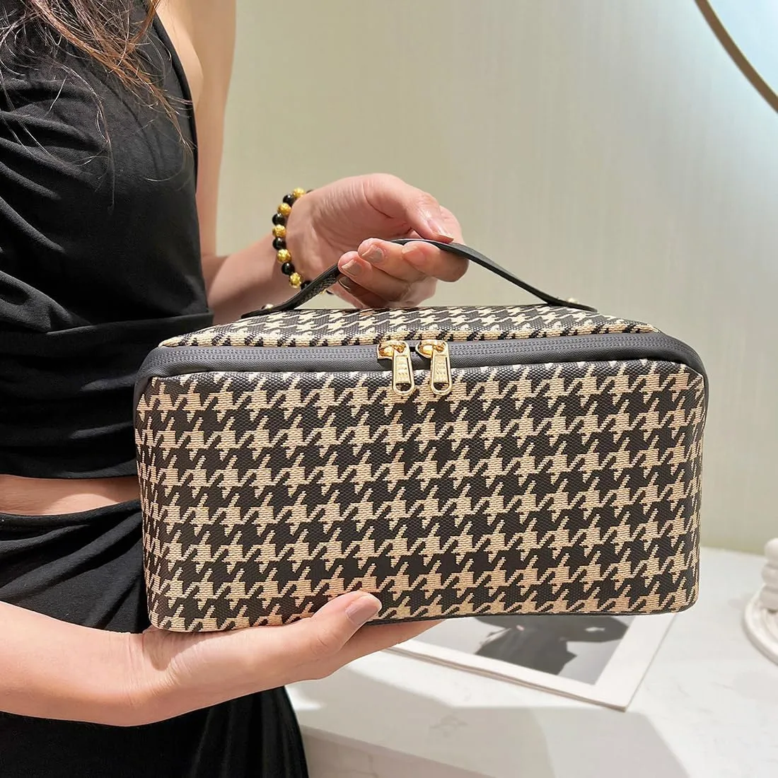 Cosmetic Bags Travel Makeup Bag for Women, Large Wide-open Waterproof Portable PU Leather Makeup Organizer Storage Toiletry Bag
