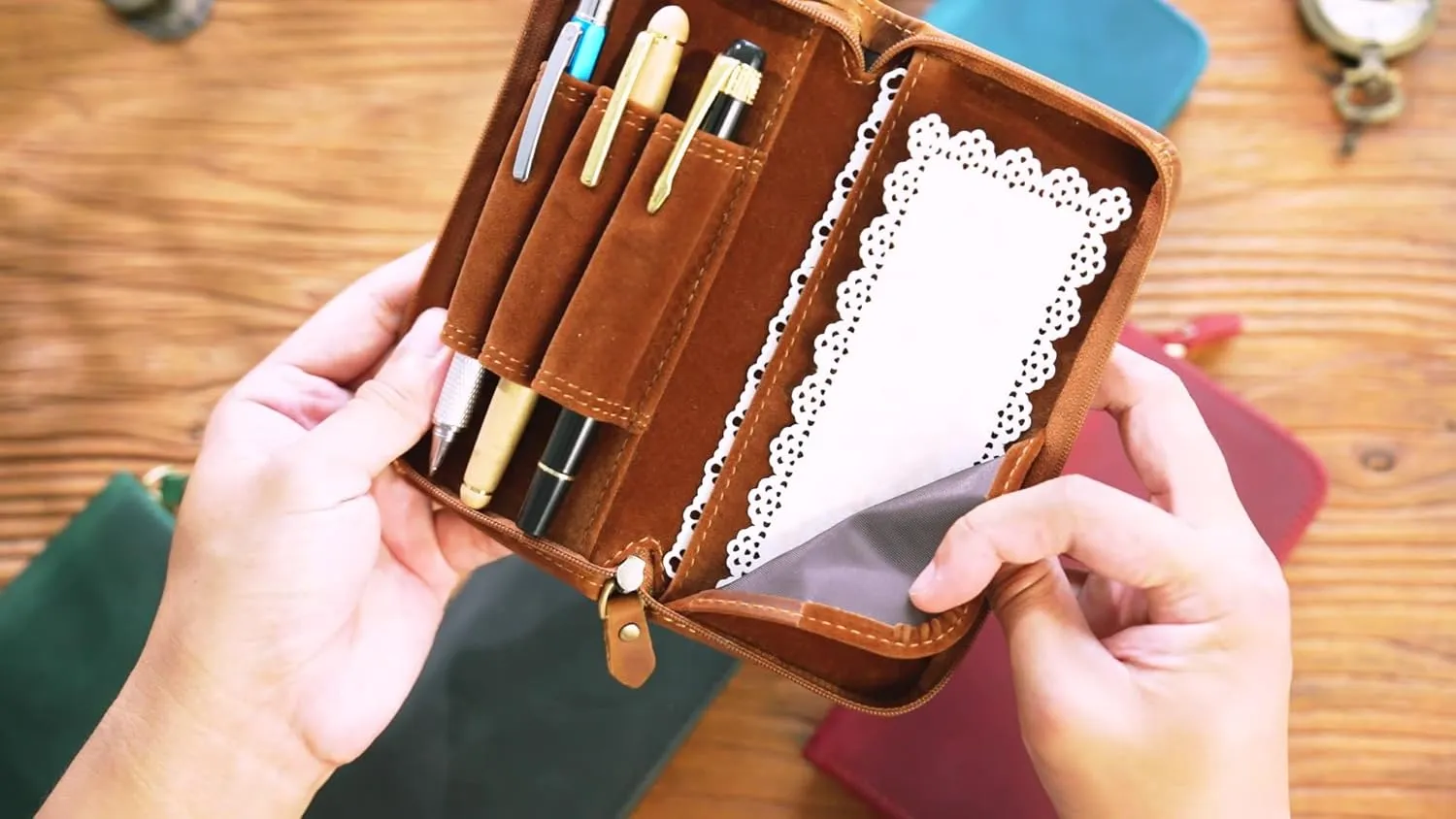 EURYNOME Leather Fountain Pen Holder,Leather Pencil Case Shockproof 3 Divided Slots,Portable Storage Bag for Invoice/Receipt/Cards/Coupon/Tickets