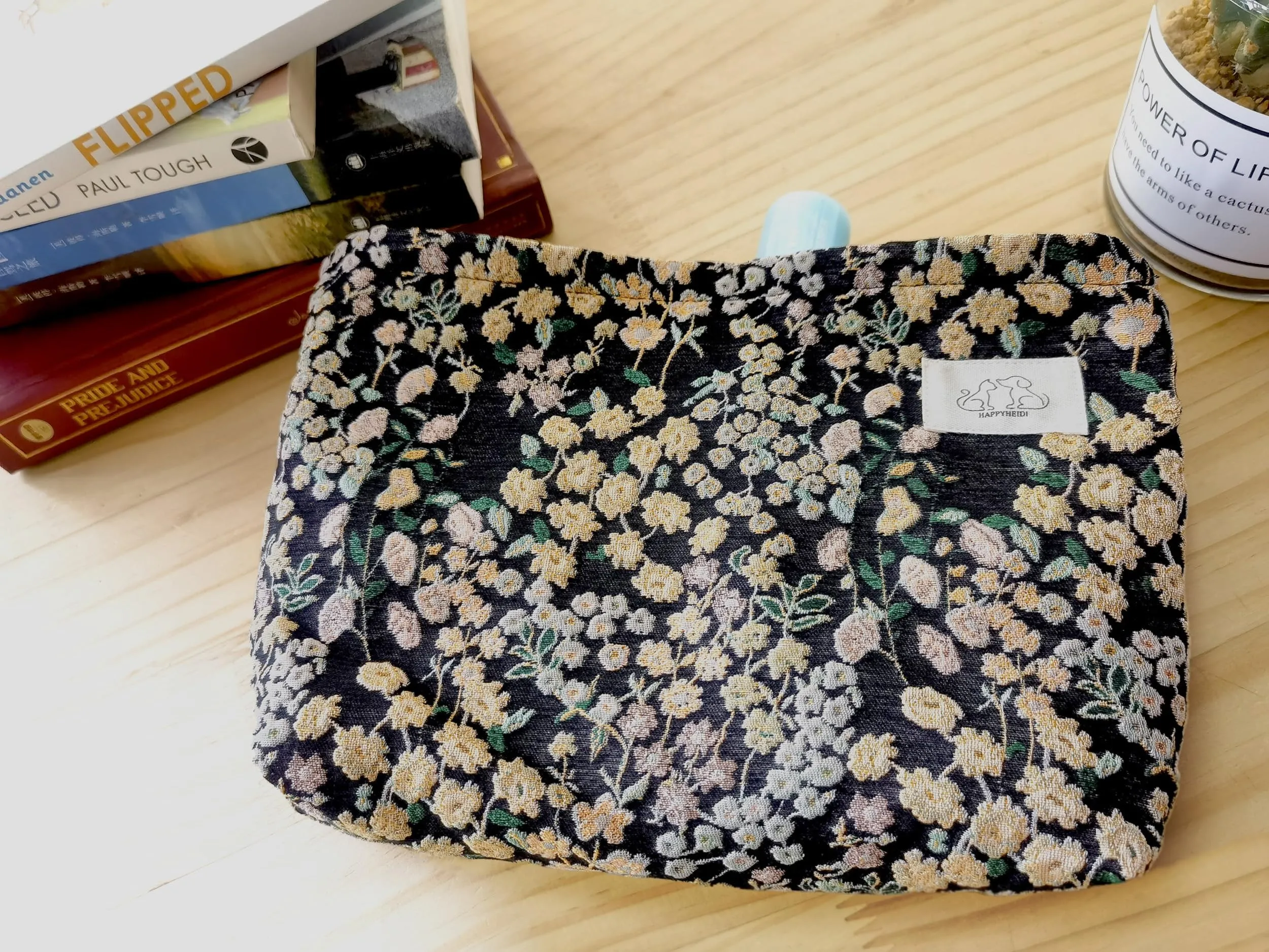 HAPPYHEIDI Women Aesthetic Travel Makeup Bag Accessory Zipper Pouch for Cosmetics, Purse Organizer, Embroidery Lucky Flowers Black