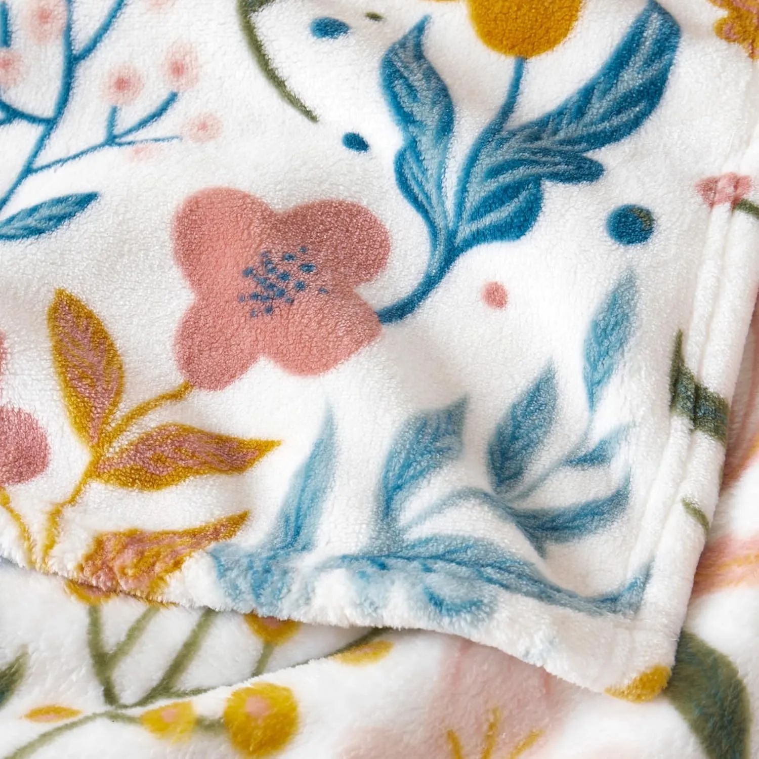 Jessica Simpson Plush 50"X70" Throw Blanket - Mila Floral - Luxurious Plush Blanket for Ultimate Comfort and Cozy Warmth