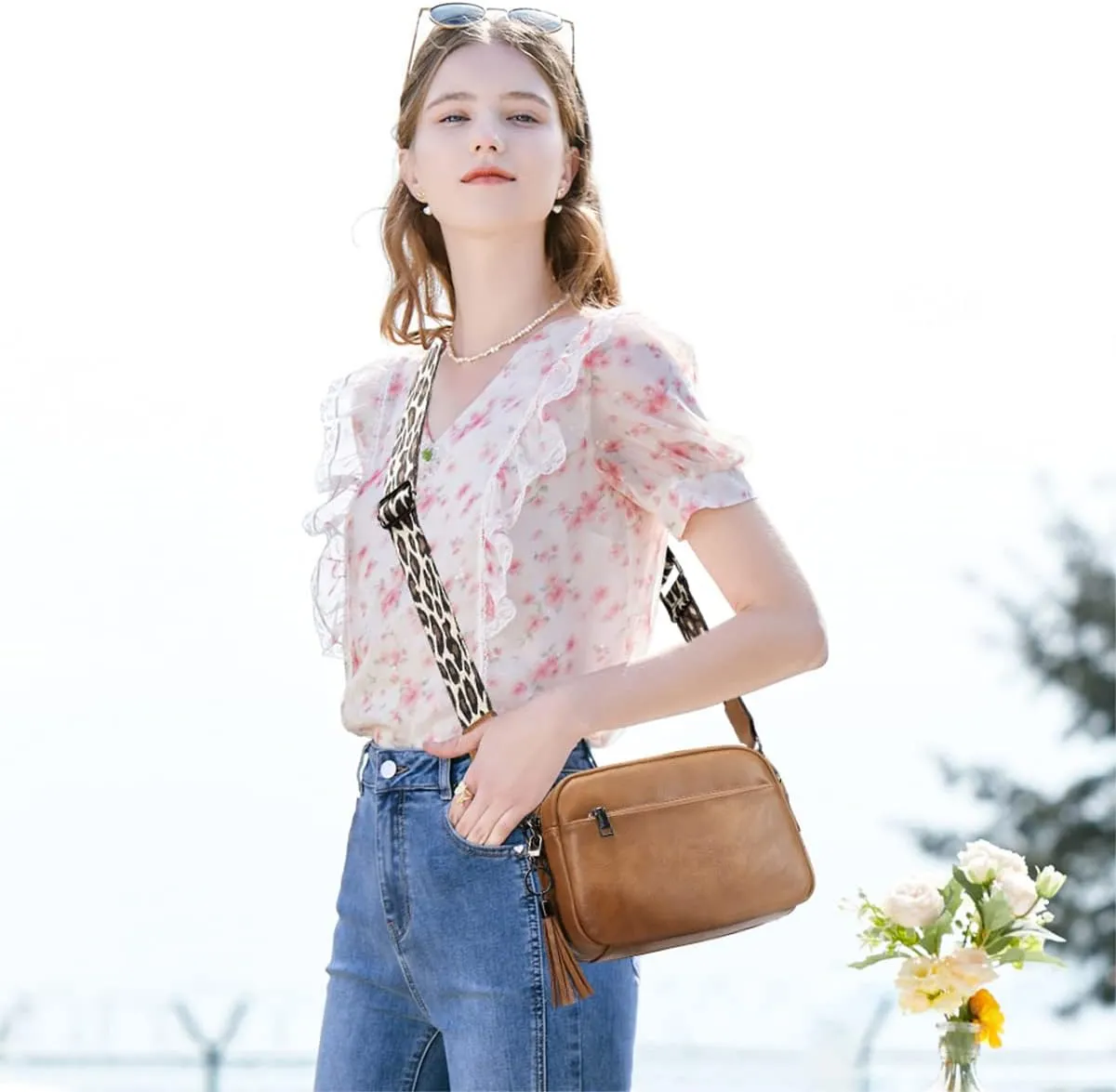 KL928 Small Crossbody Bag for Women, Soft FAUX Leather Cell Phone Purse，Adjustable Strap Shoulder Handbags Wallet Purse