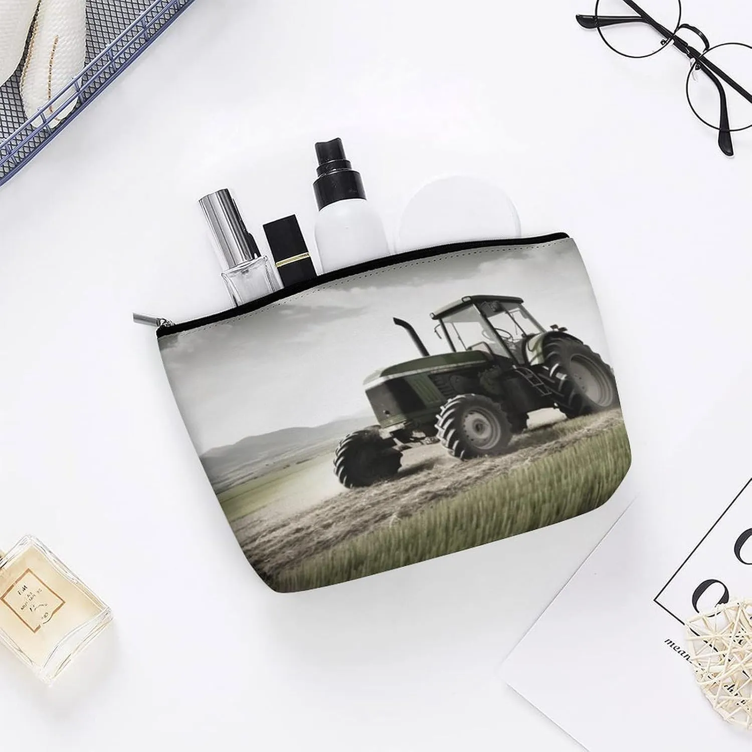 Makeup Bag Portable Cosmetic Bag Tractor Agriculture Tranquil Toiletry Bag Makeup Organizer Case Large Capacity Zipper Pouch Travel Toiletry Pouch for Women Men