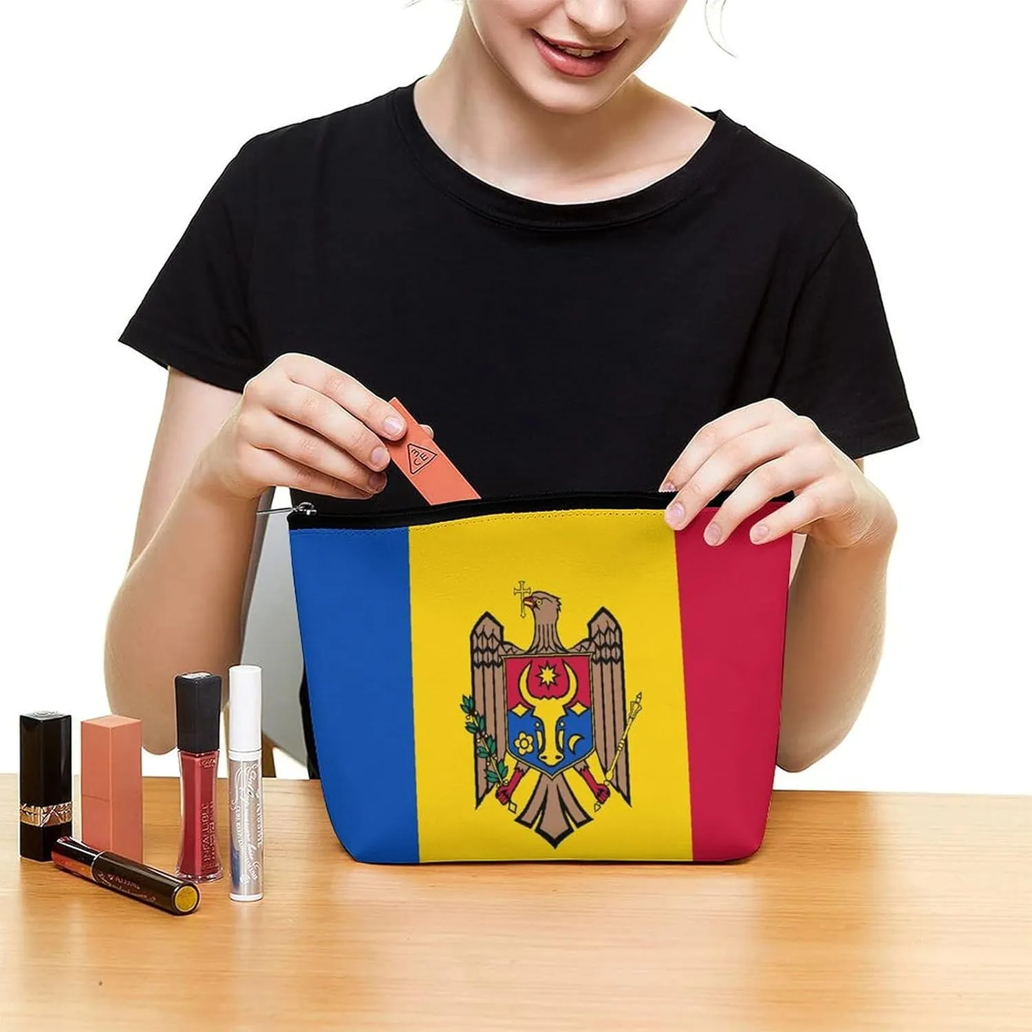 Moldova Flag Portable Makeup Bag Travel-Friendly Cosmetic Organizer for Women and Girls