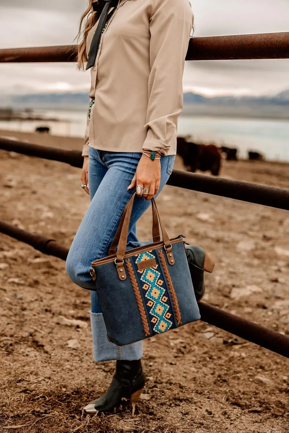 Montana West Wrangler Tote Bag for Women Aztec Handbags with Crossbody Strap