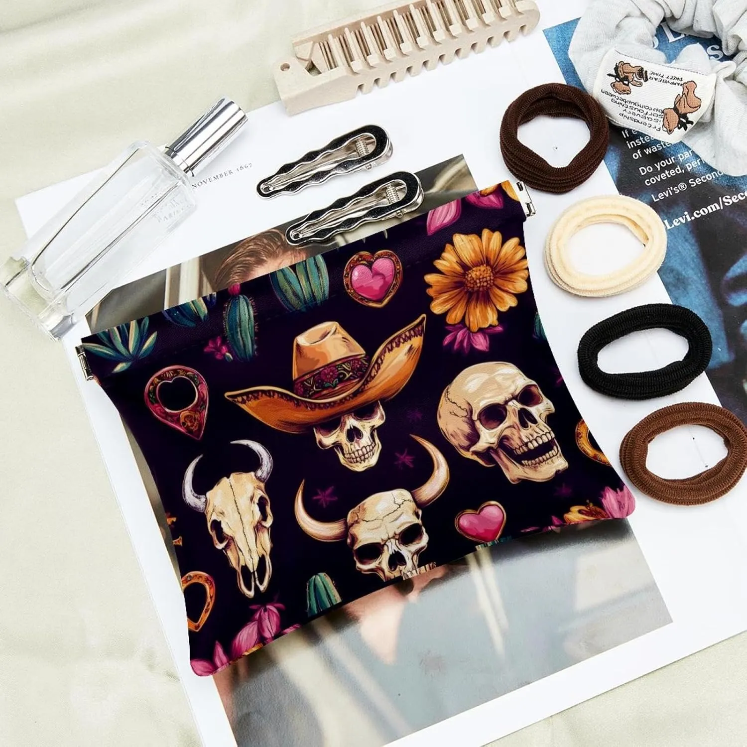 Skull in Mexican Hat Wild West Cactus Horseshoe Heart Pocket Cosmetic Bag, Waterproof Squeeze Makeup Bag No Zipper Self-Closing, Portable Mini Travel Storage for Headphones Jewelry