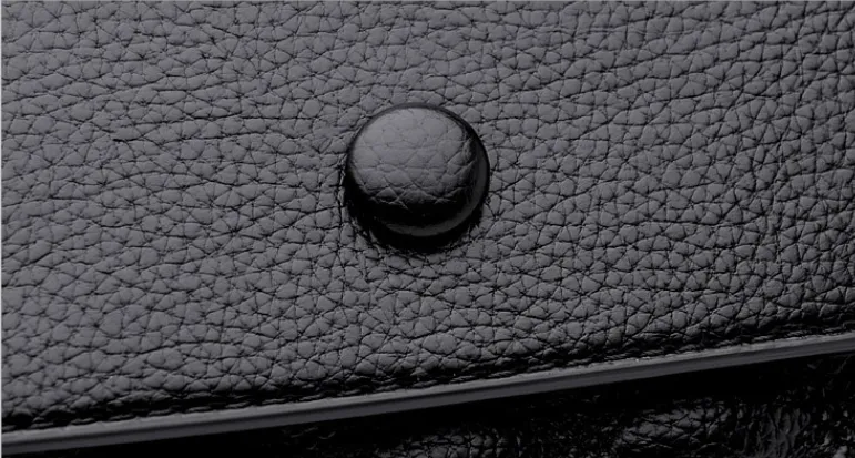 Small Diamond Stitched Leather Crossbody Bag