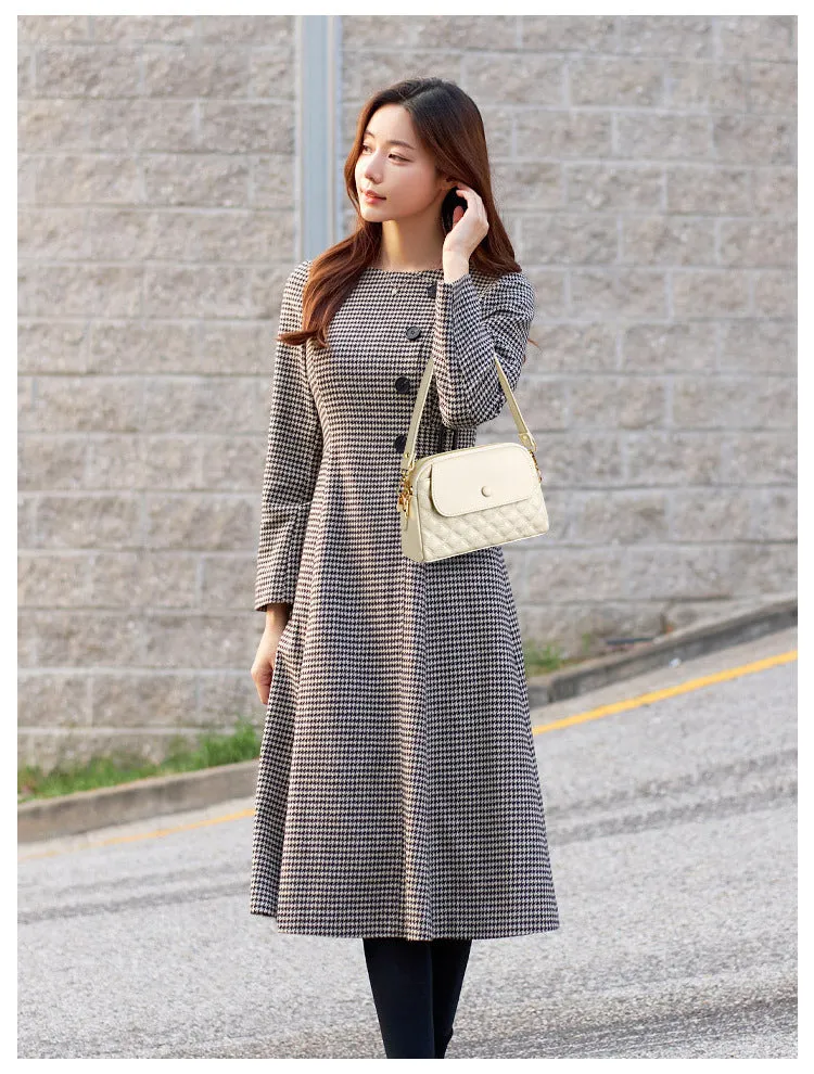 Small Diamond Stitched Leather Crossbody Bag