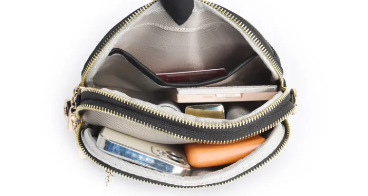 Small Diamond Stitched Leather Crossbody Bag
