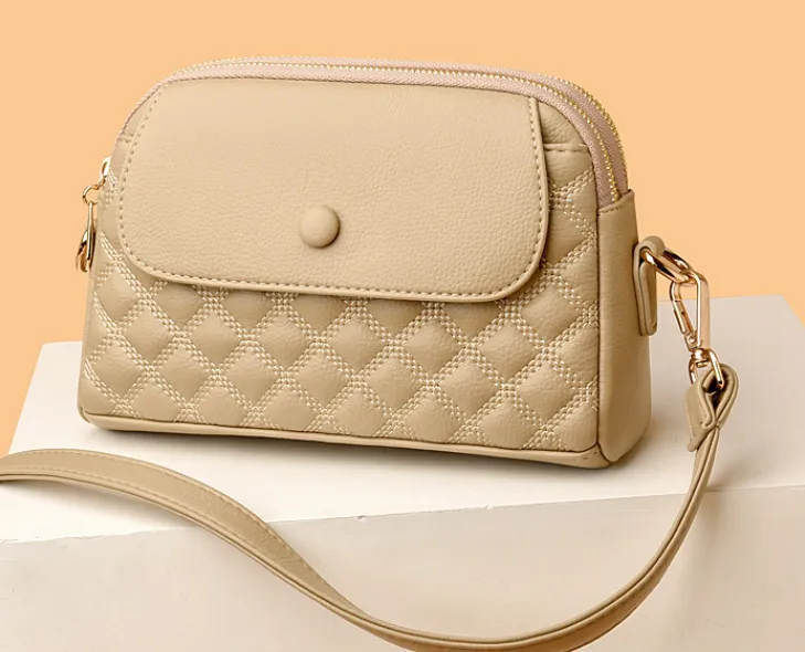 Small Diamond Stitched Leather Crossbody Bag
