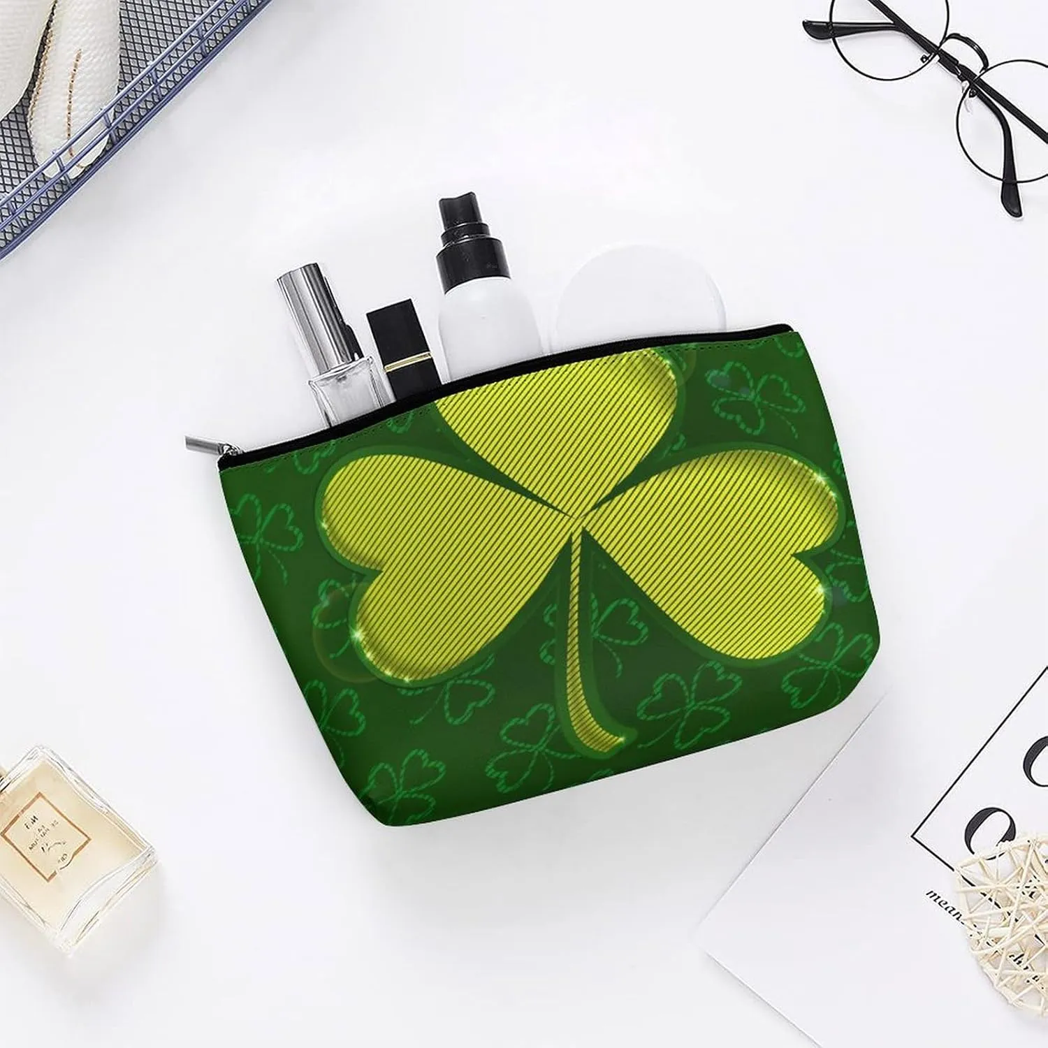 St Patrick's Day Makeup Bag,Personalized Cosmetic Bags for Women, Trefoil Makeup Pouch,PU Leather Waterproof Makeup Bag Organizer,Birthday Gift For mother