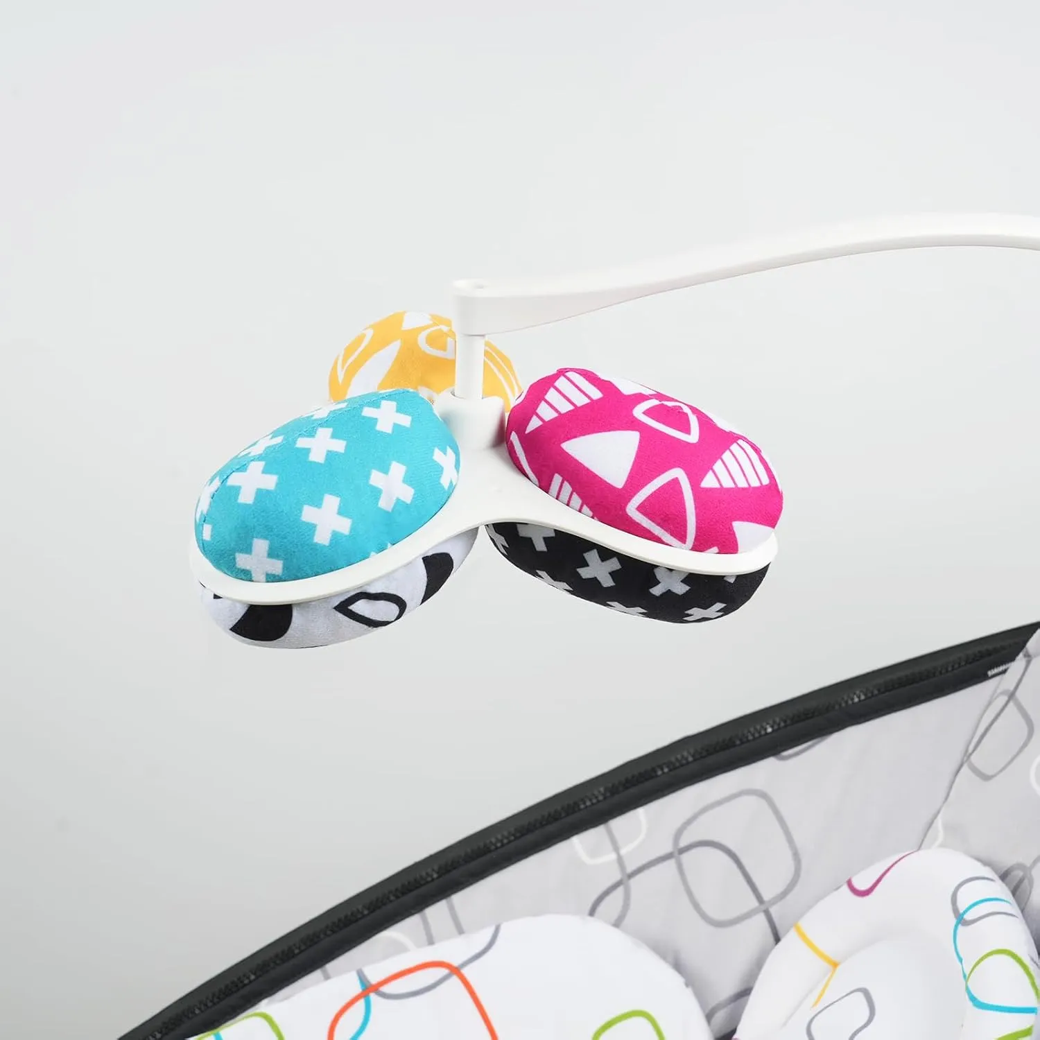 The MamaRoo Replacement Balls (for Mamaroo Swing) Offer More Interaction and Reversible Ball Options to Complement The Multi-Coloured MamaRoo Cradle in a Set of 3 Balls