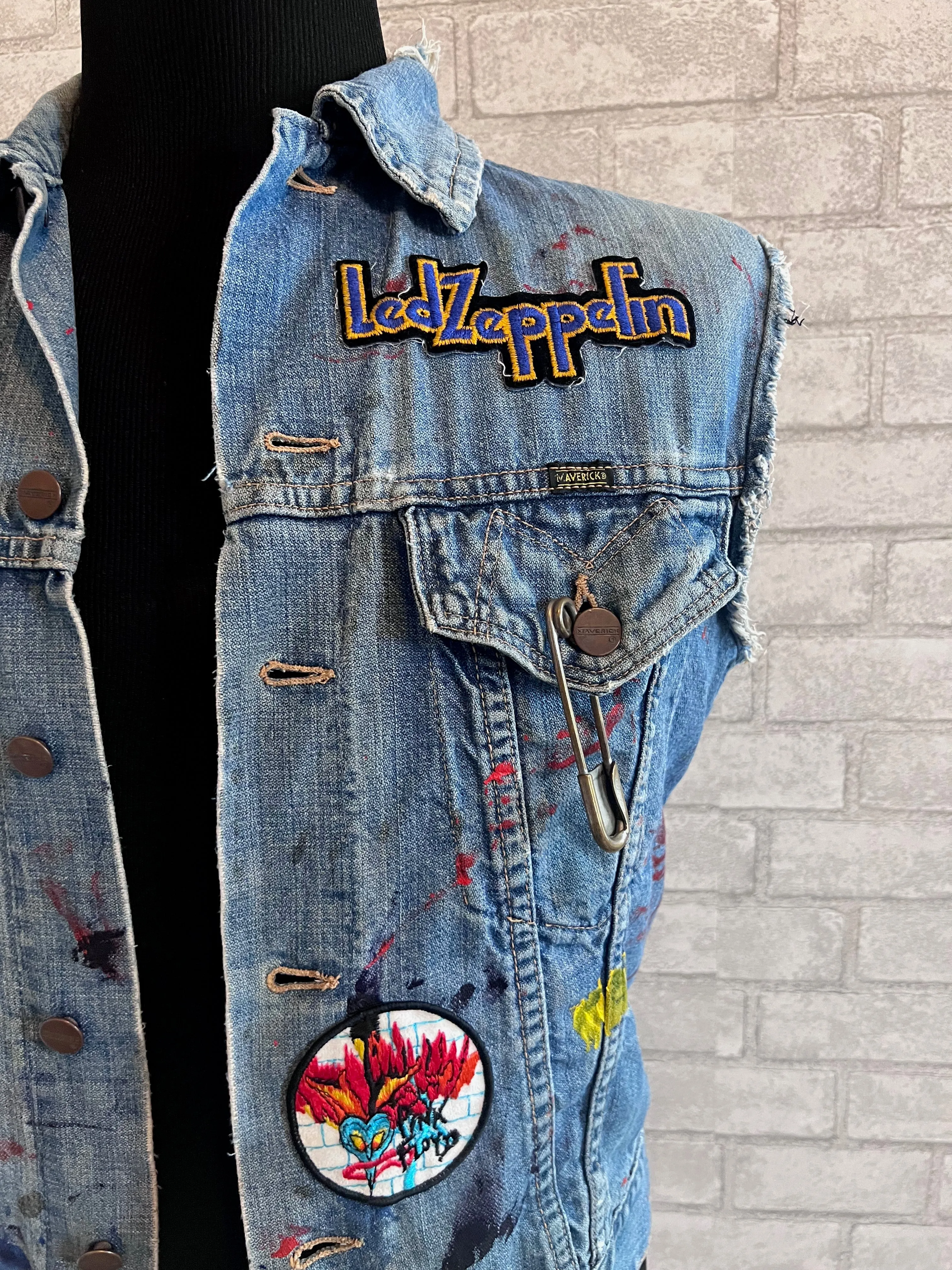 Vintage Maverick Denim Jacket with band patches "Guns N' Rosses, Led Zeppelin, Aerosmith, Pink Floyd"
