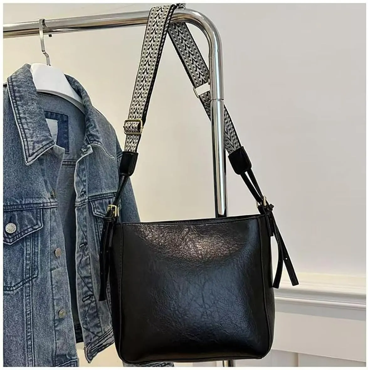 Vintage women's large capacity crossbody bag, fashionable 2-piece handbag wallet, adjustable guitar strap (Black)