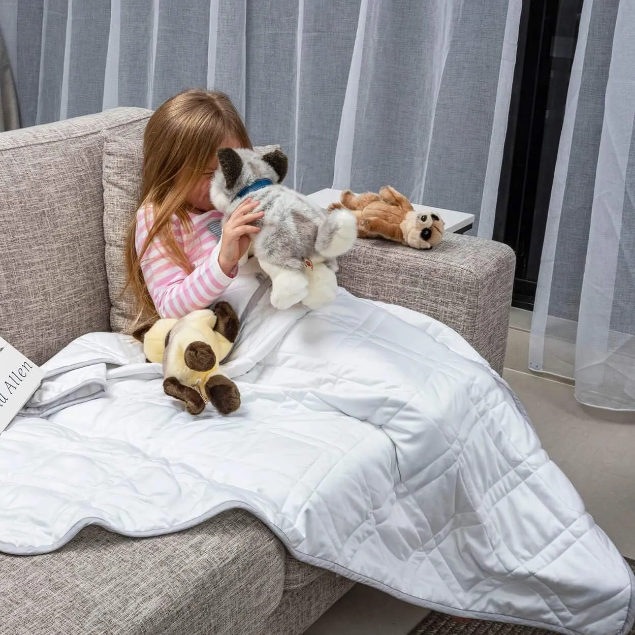Weighted Blanket for Kids and Adults, 7 lbs, Small Weighted Blanket for Travel/Home, Soft Bamboo Viscose, 40x60 inches, Machine Washable, White